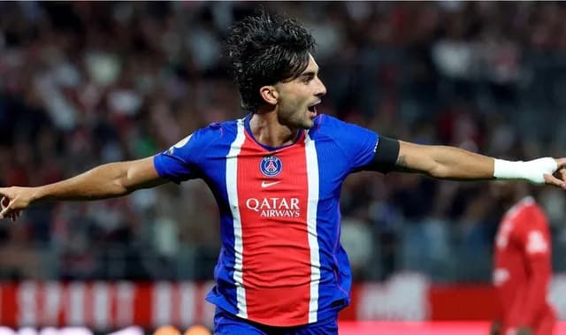 توريس يمنح باريس سان جيرمان فوزه الأول في الدوري الفرنسي على حساب بريست