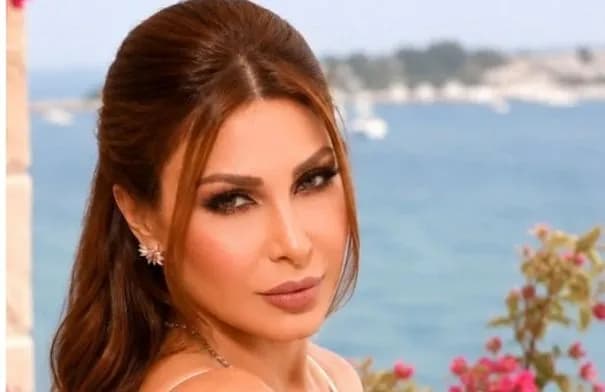يارا تفتتح حفلات قرطاج بعربة يجرها حصان وتفاعل واسع