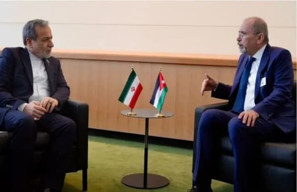الأردن يطالب بوقف الاعتداءات الإيرانية في لقاء الصفدي وعراقجي بنيويورك