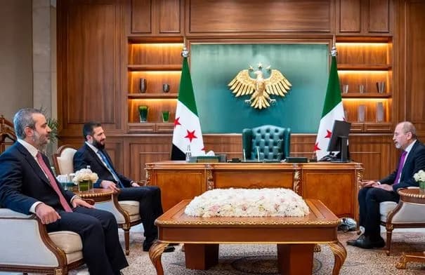 الصفدي يبحث في دمشق تعزيز العلاقات مع سوريا ويدعم خطوات وحدتها