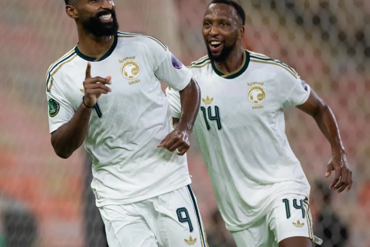 السعودية تحجز مقعدها في نصف نهائي خليجي 27 بثلاثية نظيفة أمام عُمان